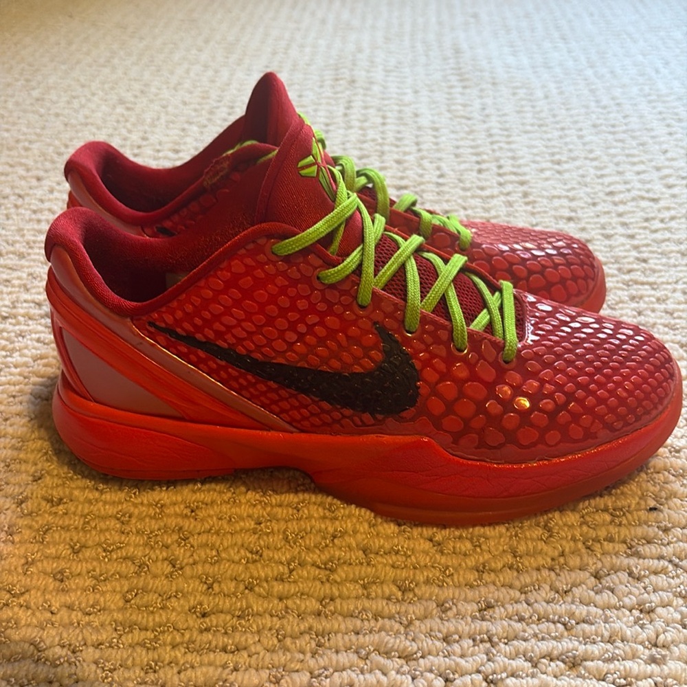 Used Kobe reverse grinch size 6.5